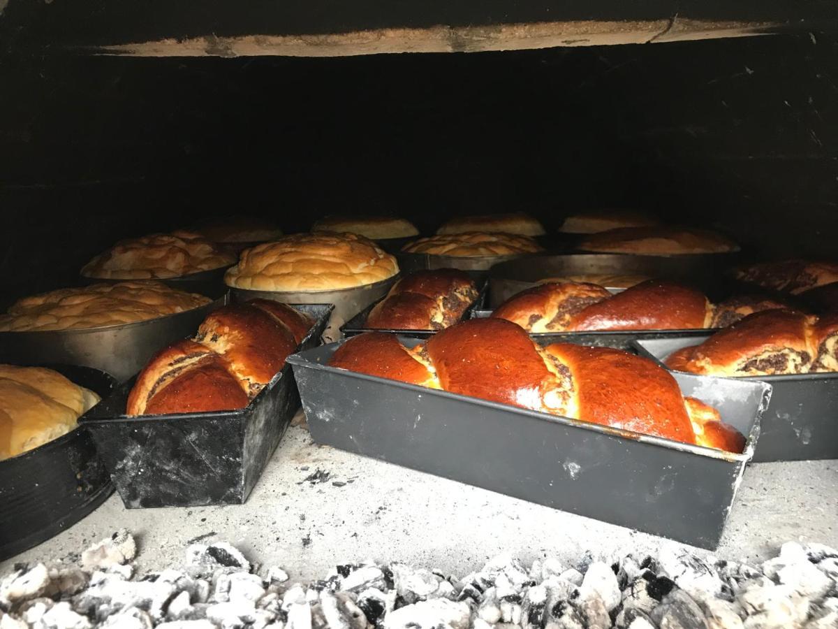 Pensiunea Cretuca Botiza Luaran gambar